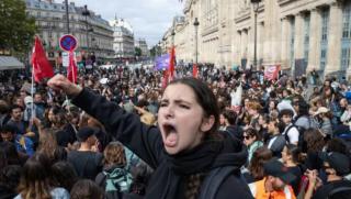 Франция, масови протести, милитаризация на страната