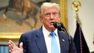 Тръмп, нарече, Путин, силен лидер, не бива да се играе