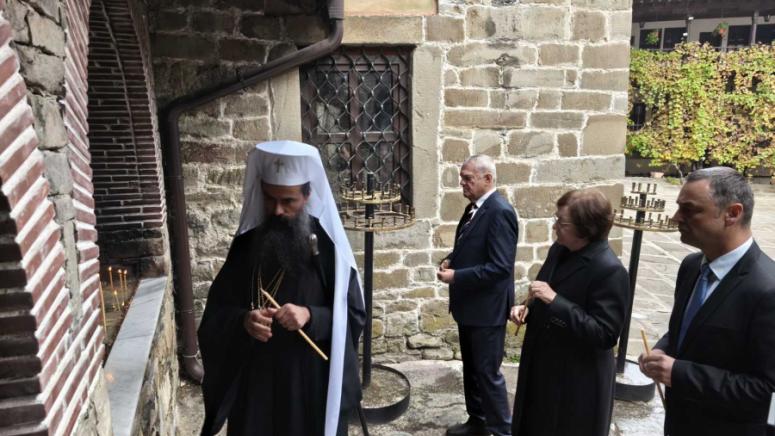 Българският патриарх Даниил възглави заупокойната света литургия в Троянския манастир