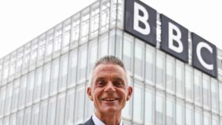 Корпорация Би Би Си, се тресе