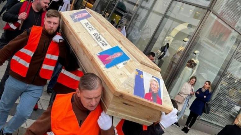 европейски глобализъм, Green Deal, Урсула фон дер Лайен, Манфред Вебер, 2035 забрана ДВГ, въглероден трансграничен механизъм, CBAM,