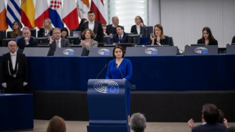 Беларуската опозиция се оказва притисната между разминаващите се интереси на