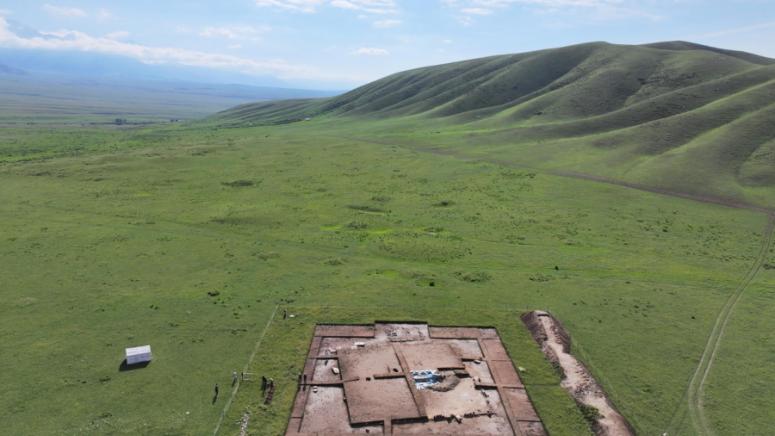 Днес в Пекин Китайската академия за социални науки представи шест