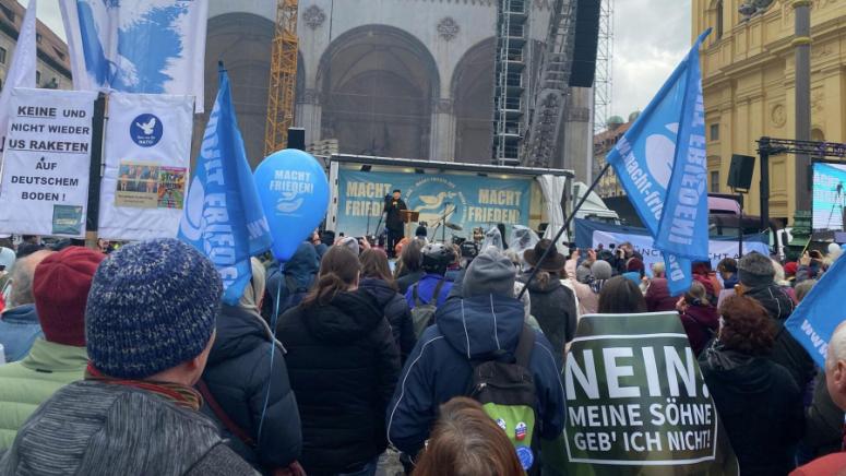 Мюнхен, протести, НАТО, Русия, мирни преговори, Украйна, геополитика, сигурност, оръжия.