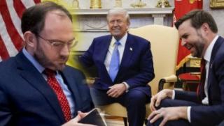 Politicoq Андрю Бейкър, владеещ руски, българскиq фарсиq IDY