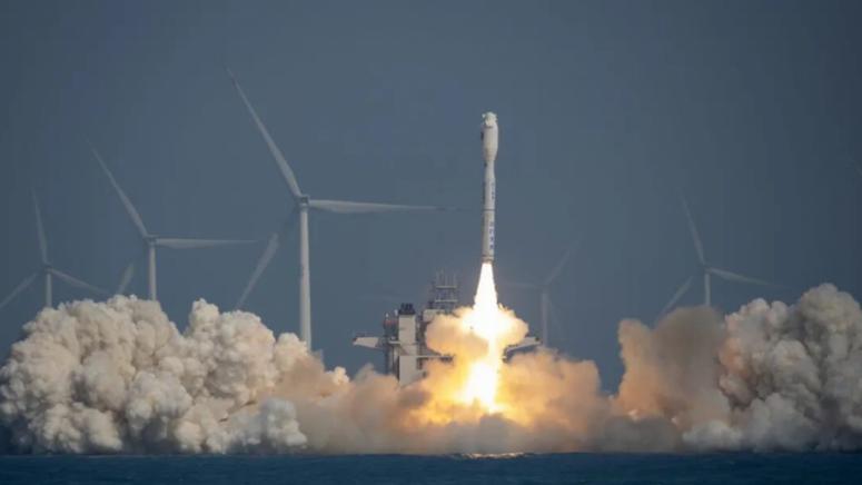 Китай , 120 спътника, наблюдение, 2025 г.,