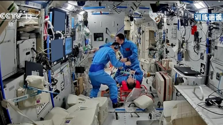 Екипаж, Шънджоу-21, медицински тестове, Космоса