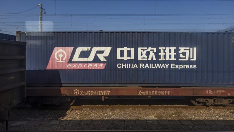 Първите два месеца, 3501 товарни влака, Китай, Европа