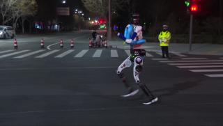 Хуманоидни роботи, полумаратон, Пекин