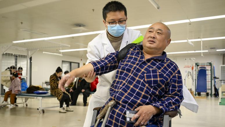 Възрастни хора, увреждания, Китай, субсидии, грижи