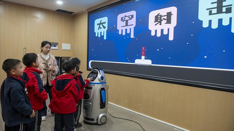 Китай, изкуствен интелект, класните стаи