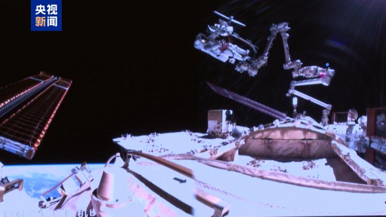 Екипаж, Шънджоу-21, завърши, третата извънкорпусна дейност